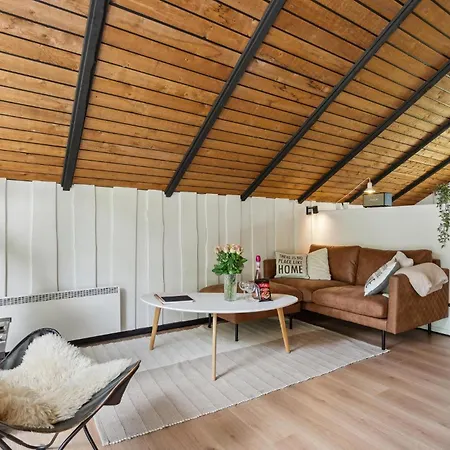 2 Bedroom Gorgeous In Feriehus