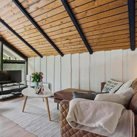 بيت للعطل 2 Bedroom Gorgeous In *
